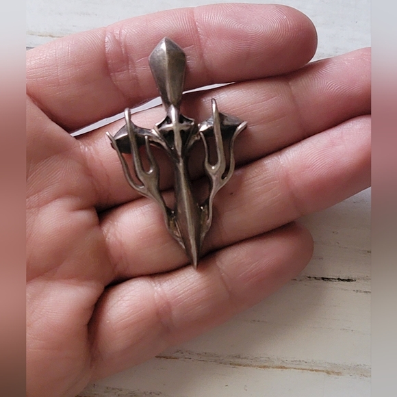 Heavy | 925 | Gothic Cross Pendant | EUC - Picture 8 of 9